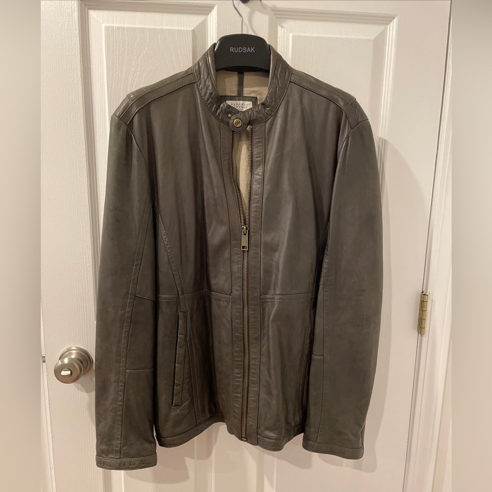 Barney’s New York mens leather bomber jacket. Pristine condition.